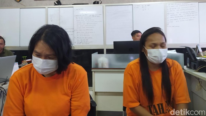 Dua pelaku prostitusi online anak di Batam yang ditangkap polisi.