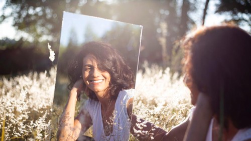 Ilustrasi orang eccedentesiast.