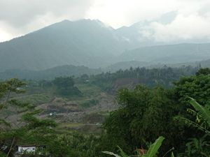 Mereka yang Terjaga Saat Gunung Galunggung Tertidur