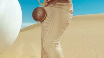 Kakinya lupa diedit sebelum diposting. Foto: Reddit via Boredpanda