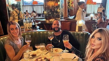 Ada yang edit wajahnya, siapa hayo? Foto: Reddit via Boredpanda