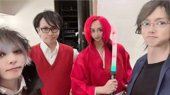 Pria rambut merah ingin tampil beda. Foto: Reddit via Boredpanda