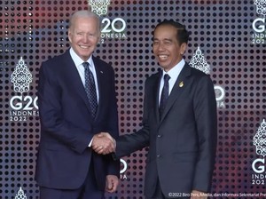 Full Senyum! Gestur Jokowi Saat Sambut Para Pemimpin Dunia di KTT G20
