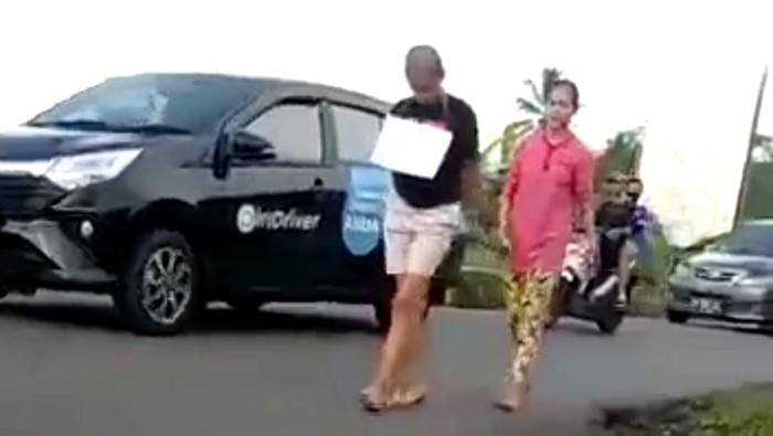 Gadis ABG di MInahasa Utara, Sulut digunduli, diarak dan dianiaya.