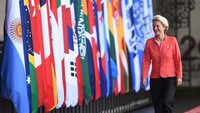 Presiden Komisi Eropa Ursula von der Leyen tiba di lokasi KTT G20 di Nusa Dua, Bali, Selasa (15/11/2022). ANTARA FOTO/Media Center G20 Indonesia/Akbar Nugroho Gumay.