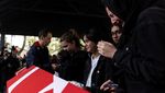 Isak Tangis Iringi Pemakaman Korban Ledakan Bom di Istanbul