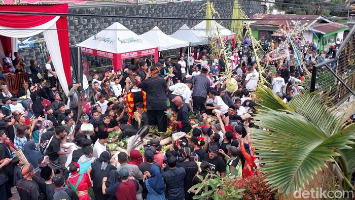 jabutan tumpeng kota batu