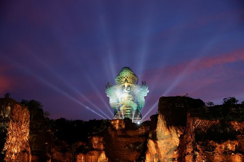Presiden Joko Widodo menjamu para pemimpin negara G20 di GWK, Bali. Jokowi berharap makanan yang telah disiapkan bisa dinikmati para undangan.