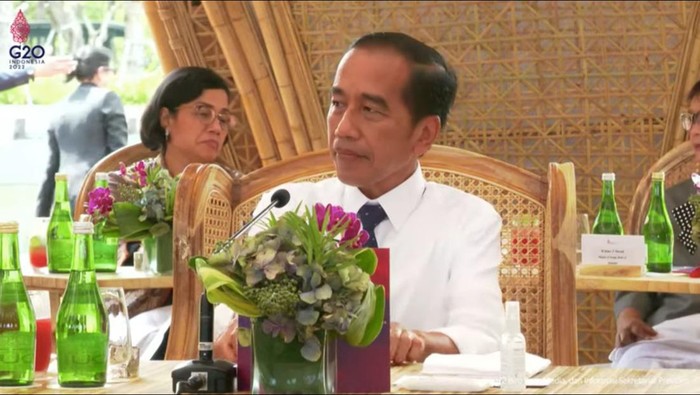 Jokowi saat jamuan makan siang bersama para pemimpin negara di KTT G20. (Tangkapan layar YouTube Setpres)