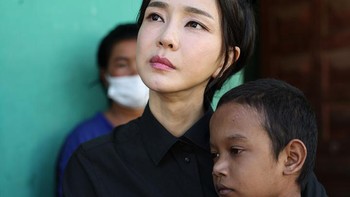 Kim Keon Hee memang sibuk menangani banyak hal. Selain menjadi Ibu Negara yang dilimpahkan banyak kegiatan sosial, dia juga aktif menjadi seorang pengusaha. Foto: dok. Korea Herald