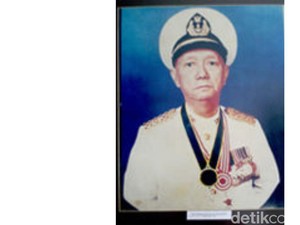Mengenal Laksamana Muda John Lie, Penyelundup Andal TNI AL dari Manado