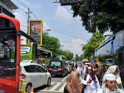 Kemacetan Lalu Lintas Imbas Haul Habib Ali di Pasar Kliwon Solo