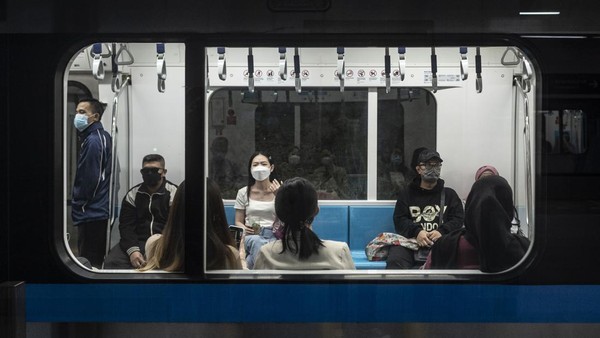 Asyik... MRT Beroperasi sampai Jam 12 Malam