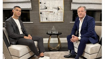 Menurut aturan FIFA, MU bisa saja memutus kontrak Ronaldo akibat curhatnya itu. Foto: Twitter