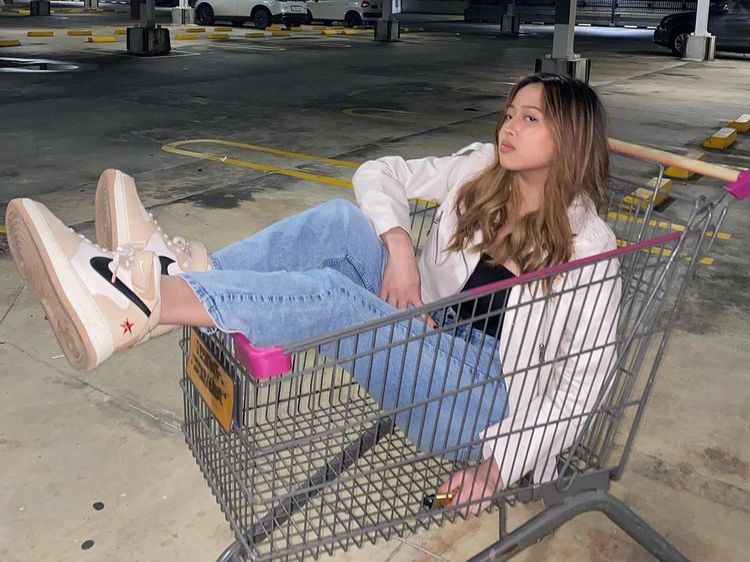 Michelle Ashley, Putri Pinkan Mambo Akhirnya Tebar Pesona di Medsos