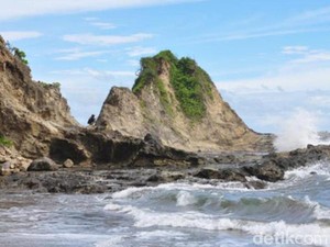 Pariwisata Pangandaran Dihantam Hoaks