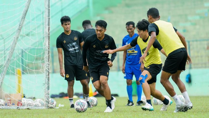 Para pemain Arema FC telah menjalani latihan kembali
