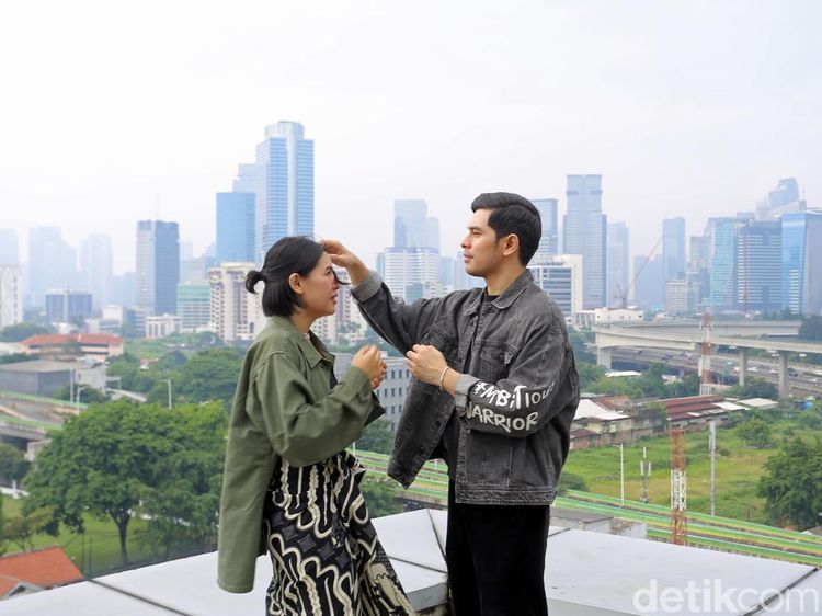 Serasinya Gusty Pratama-Mariska Setiawan Jadi Ismail Marzuki dan Istri