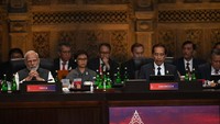 Dalam kesempatan itu, Jokowi kemudian menyinggung soal tantangan krisis yang dihadapi dunia. Menurut Jokowi, negara berkembang paling terdampak akibat situasi dunia saat ini. ANTARA FOTO/MEDIA CENTER G20 INDONESIA/Prasetyo Utomo.