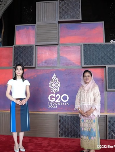 Penampilan Ibu Negara RI Iriana Jokowi dan Ibu Negara Korea Selatan Kim Keon Hee Penampilan Ibu Negara RI Iriana Jokowi dan Ibu Negara Korea Selatan Kim Keon Hee