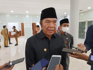 Pj Gubernur Banten Akan Pecat Oknum Satpol PP Jika Terbukti Calo PPPK
