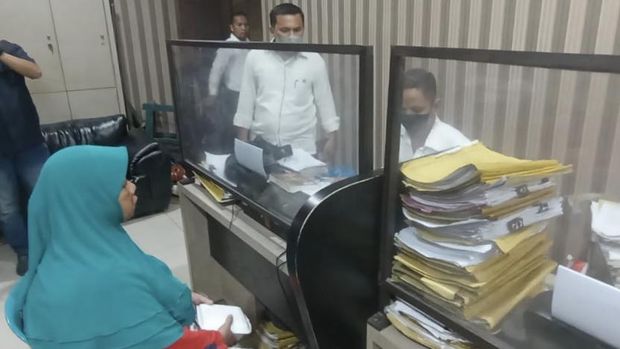 Polisi periksa tersangka DH dalam kasus pembakaran terhadap ibu tirinya di Labusel