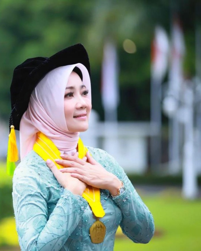 Potret Wisuda Atalia Praratya Potret Wisuda Atalia Praratya