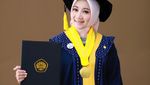 10 Potret Wisuda Atalia Praratya, Biar Enggak Ada Klaim Ijazah Palsu