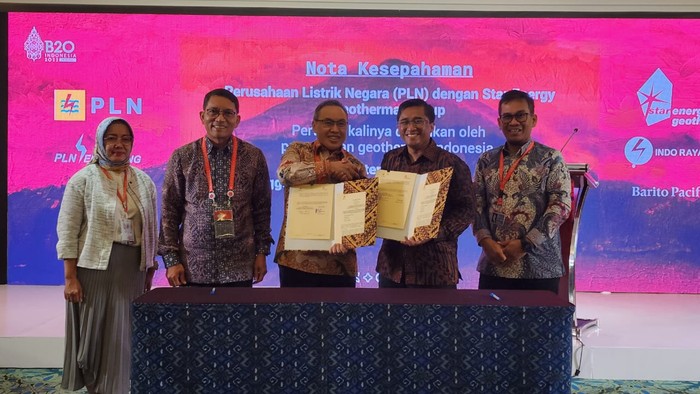 PT PLN (Persero) Group bekerja sama dengan PT Prima Layanan Nasional Enjiniring (PLN Enjiring) dengan PT Indo Raya Tenaga mendorong dekarbonasi.