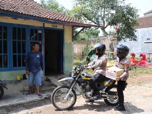 Ratusan Sembako Disalurkan ke Korban Banjir di Bojonegoro