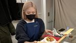 Rose BLACKPINK Hobi Bikin Kue, Ini 10 Keseruannya Saat Baking