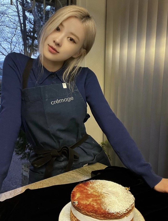 Rosé BLACKPINK Hobi Bikin Kue, Ini 10 Keseruannya Saat Belajar Baking Rosé BLACKPINK Hobi Bikin Kue, Ini 10 Keseruannya Saat Belajar Baking