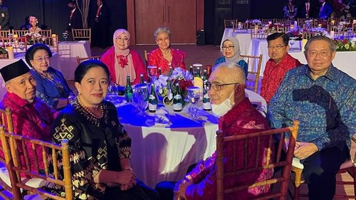 SBY dan Megawati duduk satu meja di acara makan malam G20 Indonesia. (dok. istimewa/foto dikirimkan elite Demokrat)