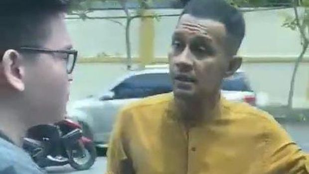Sosok pelaku pemukulan tongkat baseball di wilayah Surabaya, Jawa Timur telah ditangkap. Bahkan, pelaku ditetapkan sebagai tersangka. Ini awal kejadiannya.