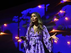 Sophia, Aktivis Perubahan Iklim yang Cantik Menawan