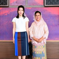 Pada Senin (14/11/2022) kemarin, Kim Keon Hee menghabiskan waktu bersama Ibu Negara RI Iriana dengan jamuan teh di Hotel The Apurva Kempinski Bali. Dalam kesempatan itu, ibu negara Korea Selatan juga diajak melihat beberapa penampilan budaya Indonesia seperti Gamelan Bali dan Panyembrama, tarian penyambutan tamu. Foto: (Foto: Muchlis Jr - Biro Pers Sekretariat Presiden)