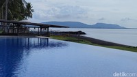 Infinity pool di Villa So Long Banyuwangi.