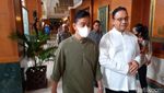 Potret Momen Gibran dan Anies Sarapan Bareng di Solo