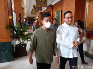 Gibran Ditelepon Anies, Diajak Ketemu di Jakarta