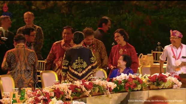 Welcome dinner and G20 Indonesia cultural performance.  (Screenshot YouTube Setpres).