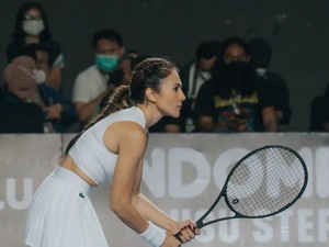 4 Rahasia Wajah Mulus Tanpa Kerutan Wulan Guritno di Usia 41