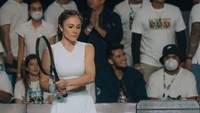 Meski sudah berusia 41 tahun, Wulan Guritno disebut seperti anak gadis. Foto: Instagram Wulan Guritno