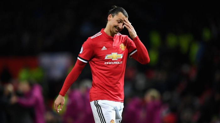 MANCHESTER, ENGLAND - DECEMBER 10:  Zlatan Ibrahimovic of Manchester United looks dejected after the Premier League match between Manchester United and Manchester City at Old Trafford on December 10, 2017 in Manchester, England.  (Photo by Michael Regan/Getty Images)