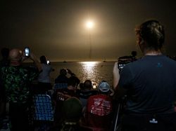 Detik-detik Roket Raksasa dan Terkuat NASA Terbang ke Bulan