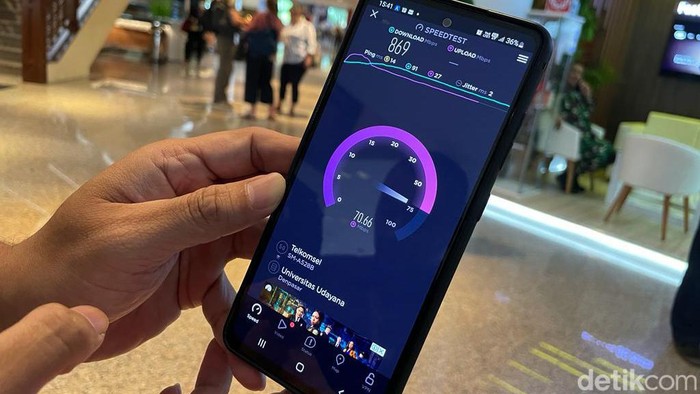 Seiring digelarnya KTT G20, Telkomsel menghadirkan jaringan 5G di kawasan Nusa Dua, Bali.