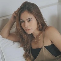 Kerap dijuluki sebagai hot mom, Wulan Guritno memang memiliki penampilan yang tak kalah dari ABG meski sudah memiliki 3 orang anak. Wulan sendiri saat ini sudah berusia 41 tahun namun kulitnya masih tampak kencang dan terhindar dari kerutan. Foto: Instagram @wulanguritno