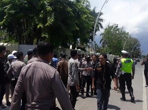 Aksi Demo Mahasiswa Tolak  KTT G20 di Kupang Dibubarkan