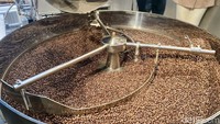 Tak hanya suasana nongkrong saja, kopi yang ditawarkan pun tak kalah menarik. %Arabica juga menggunakan biji kopi dari Guatemala, sebuah negara di Amerika Tengah. Foto: detikcom/Riska Fitria