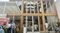 Senopati, Jakarta Selatan identik dengan kawasan anak gaul. Di kawasan ini terdapat banyak tempat nongkrong yang populer bagi anak milenial, termasuk kafe dengan berbagai konsep. Foto: detikcom/Riska Fitria