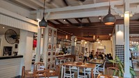 Pertemuan keduanya diunggah oleh Rishi Sunak melalui akun Instagramnya. Dilihat detikcom, Selasa (15/11/2022), keduanya nongkrong bareng di sebuah kafe di Nusa Dua, Bali. Foto: I Wayan Sui Suadnyana/detikBali